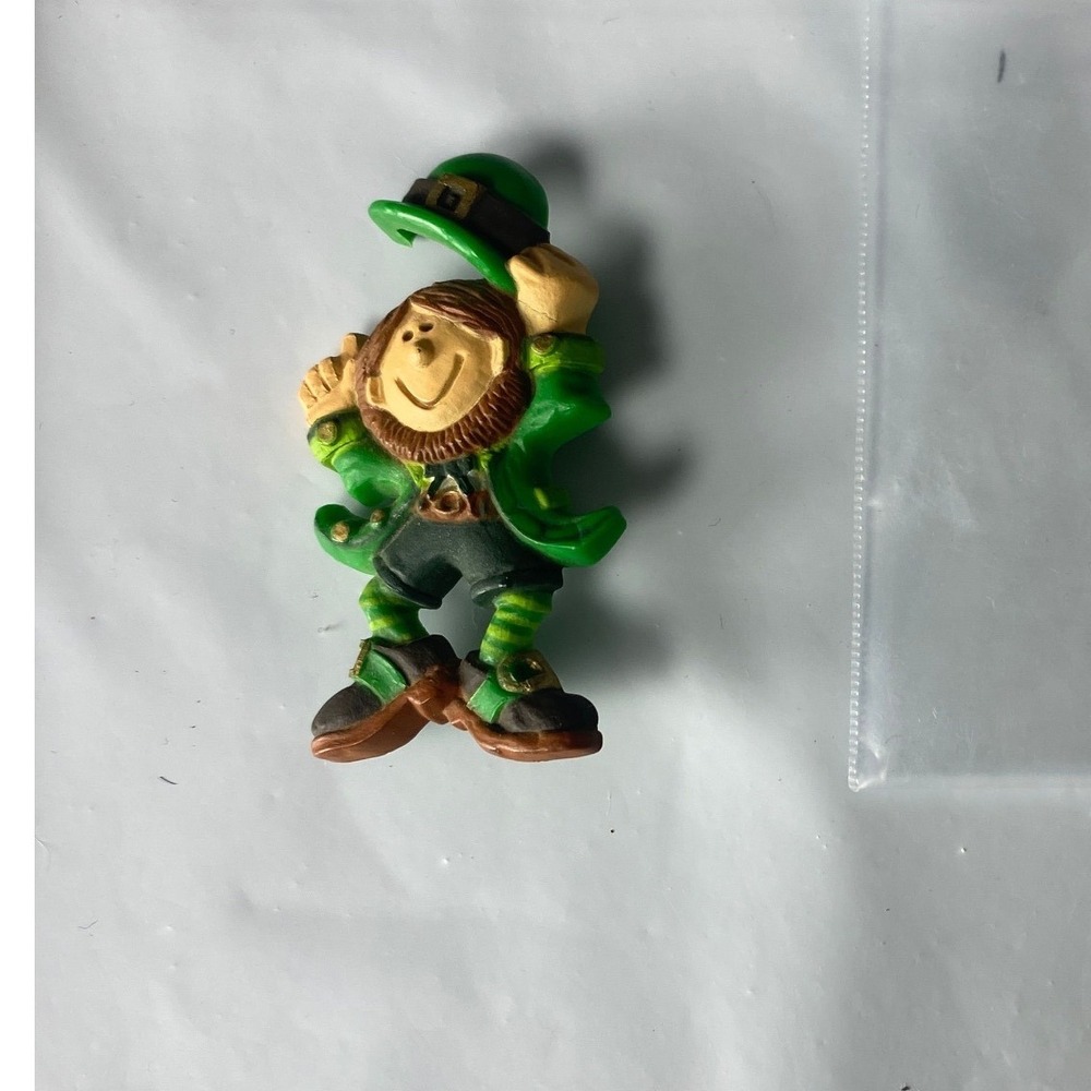 Vintage Leprechaun Figurine St Patricks‎ Day Irish Lucky Green Hat Magnet 2133